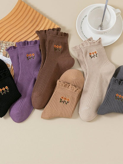 New Pure Cotton Japanese Retro Literary Flower Middle Tube Women's Socks Sweat-absorbent Breathable Embroidered Flower Socks